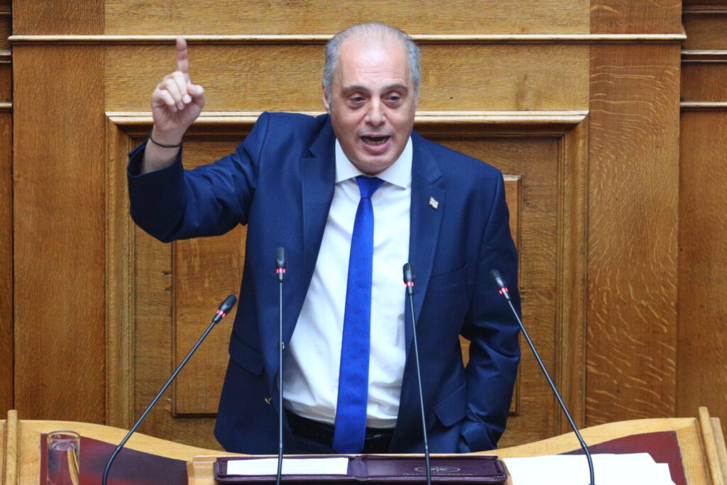 Κυρ. Βελόπουλος: «Νεκροθάφτης της δημοκρατίας ο πρωθυπουργός - Αντί να φορολογεί δίκαια τους Έλληνες, υπερφορολογεί τον ελληνικό λαό»