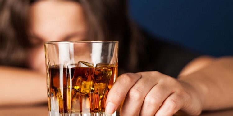 Άγιος Νικόλαος: 14χρονη κατανάλωσε μεγάλη ποσότητα αλκοόλ σε πανηγύρι και μεταφέρθηκε στο νοσοκομείο - Συνελήφθη ο πατέρας της