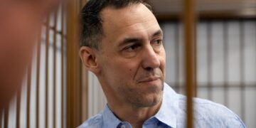 Ρωσία: Ο φυλακισμένος Γάλλος ερευνητής Λοράν Βινατιέρ κατηγορείται πλέον και για κατασκοπεία