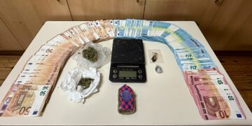 Κρήτη: Συνελήφθη 25χρονος στο Ρέθυμνο, με ποσότητα ναρκωτικών – Εντοπίστηκαν πάνω από 22 χιλιάδες ευρώ στο σπίτι του