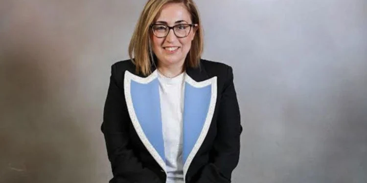 Βουλή: Ποια είναι η Στεριανή Αραπατζή που θα αντικαταστήσει τον Απόστολο Βεσυρόπουλο