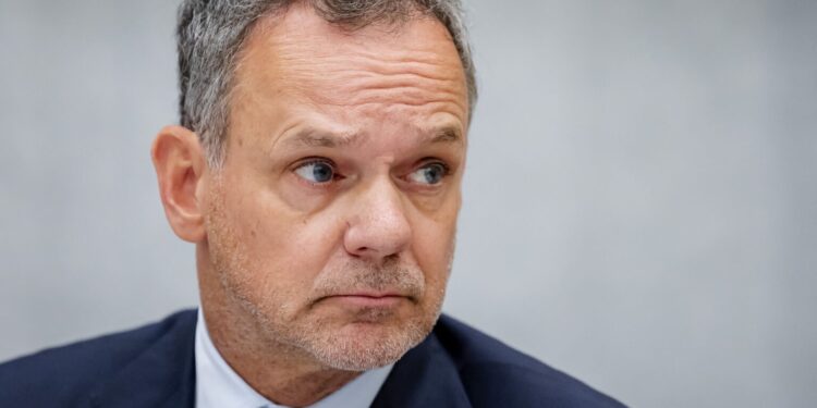 Παραιτήθηκε ο Ολλανδός ΥΠΕΞ, Κασπάρ Φέλντκαμπ, λόγω διαφωνιών για την επιβολή κυρώσεων στο Ισραήλ