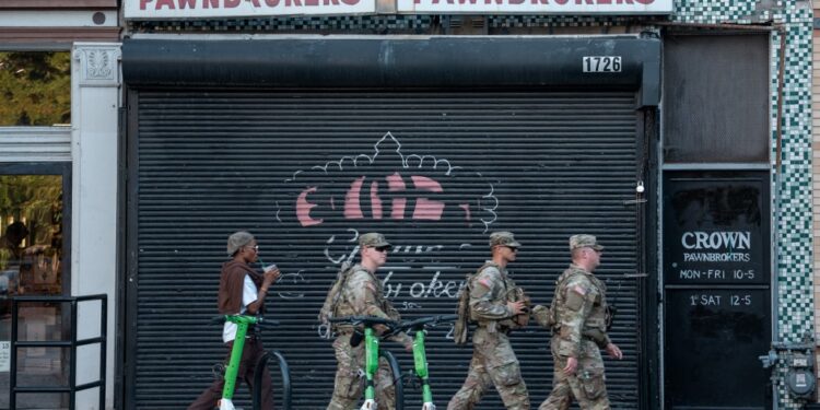 Δημοσίευμα Washington Post: "Το Πεντάγωνο σχεδιάζει ανάπτυξη στρατευμάτων στο Σικάγο"