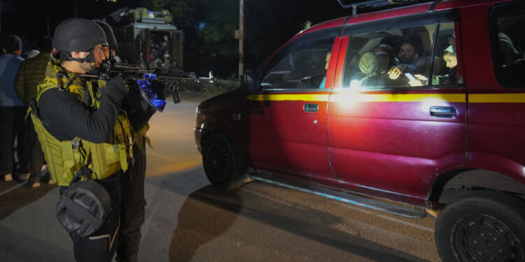 Ινδία: Ο επιχειρηματίας Ανίλ Αμπάνι, αδελφός του πλουσιότερου ανθρώπου της Ασίας, κατηγορείται για τραπεζική απάτη