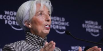 Κριστίν Λαγκάρντ: “Χωρίς μετανάστες, η ευρωπαϊκή οικονομία δεν μπορεί να αναπτυχθεί”