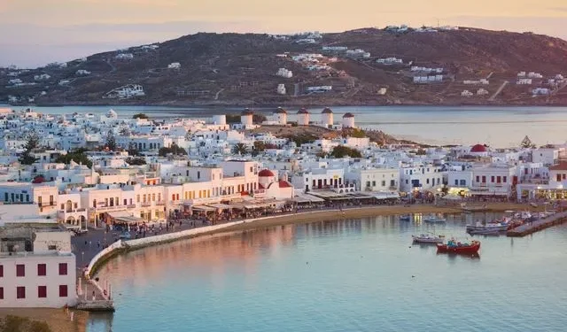 Μύκονος: Νεκρός βρέθηκε 25χρονος Βραζιλιάνος τουρίστας σε δωμάτιο ξενοδοχείου