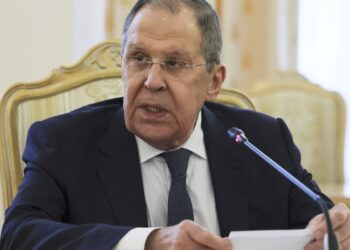 Λαβρόφ: "H ένταξη της Ουκρανίας στο ΝΑΤΟ δεν μπορεί να γίνει αποδεκτή από τη Ρωσία"
