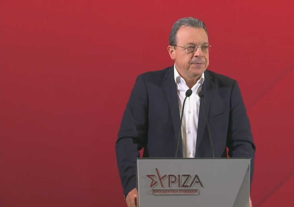 Ανάρτηση Σ. Φάμελλου: «Υποκριτικές εξαγγελίες Μητσοτάκη. Τα σχολεία σβήνουν απ’ τον χάρη, η περιφέρεια ερημώνει»