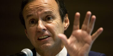 Βολιβία: Ο δεξιός υποψήφιος Χόρχε Κιρόγα υπόσχεται να ακυρώσει συμφωνίες για το λίθιο με την Κίνα και τη Ρωσία