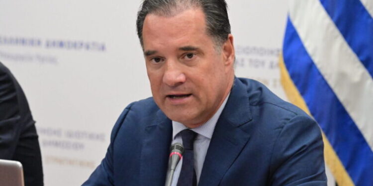 Ανάρτηση Γεωργιάδη για τον θάνατο γυναίκας στην Αίγινα λόγω έλλειψης οδηγού ασθενοφόρου: "Αν υπάρχει ευθύνη του ΚΥ θα εξαντλήσω την αυστηρότητα που μου επιτρέπει ο νόμος"