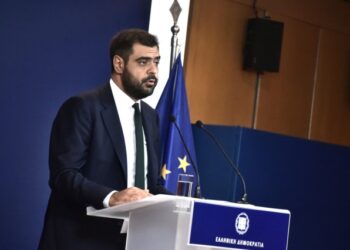 Μαρινάκης στην ενημέρωση συντακτών: "Στο ΠΑΣΟΚ πολιτεύονται με όρους πολιτικής εξαπάτησης"