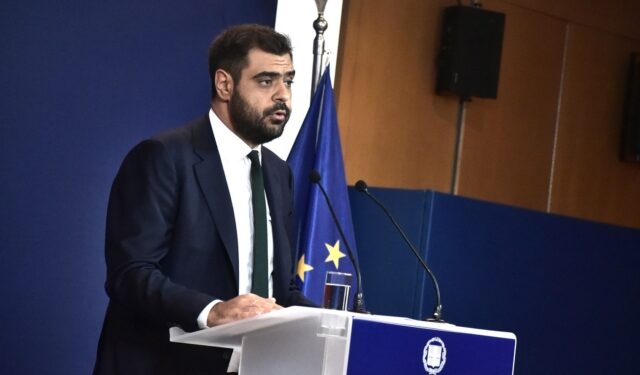 Μαρινάκης στην ενημέρωση συντακτών: "Στο ΠΑΣΟΚ πολιτεύονται με όρους πολιτικής εξαπάτησης"