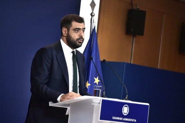 Μαρινάκης στην ενημέρωση συντακτών: "Στο ΠΑΣΟΚ πολιτεύονται με όρους πολιτικής εξαπάτησης"