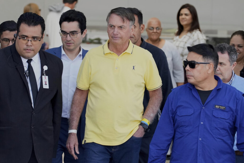 Βραζιλία: Δικαστής του ομοσπονδιακού ανωτάτου δικαστηρίου διέταξε την μόνιμη παρακολούθηση του ακροδεξιού πρώην προέδρου Μπολσονάρου, λόγω «κινδύνου φυγής»