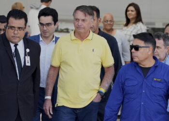 Βραζιλία: Δικαστής του ομοσπονδιακού ανωτάτου δικαστηρίου διέταξε την μόνιμη παρακολούθηση του ακροδεξιού πρώην προέδρου Μπολσονάρου, λόγω «κινδύνου φυγής»