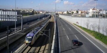 Θεσσαλονίκη: Αμαξοστοιχία με 103 επιβάτες ακινητοποιήθηκε κοντά στη Σίνδο