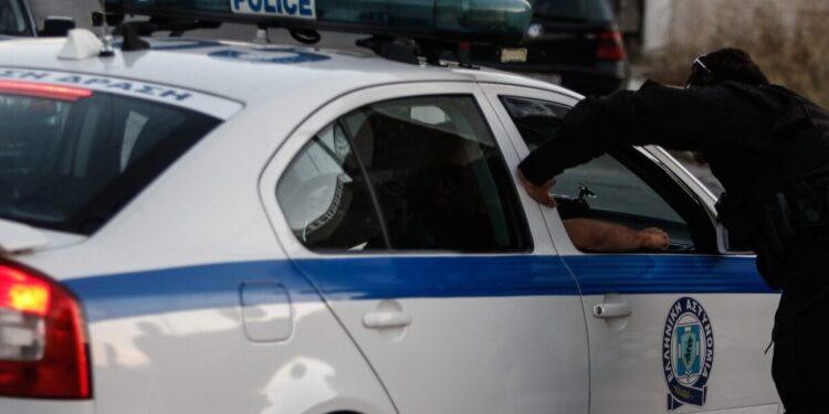 Έφηβος Ρομά απείλησε αστυνομικό στη Νεάπολη Βόλου: «Έχουμε καλύτερα όπλα από τα δικά σας - Θα βάλουμε άτομα να σκοτώσουν τους αστυνομικούς»