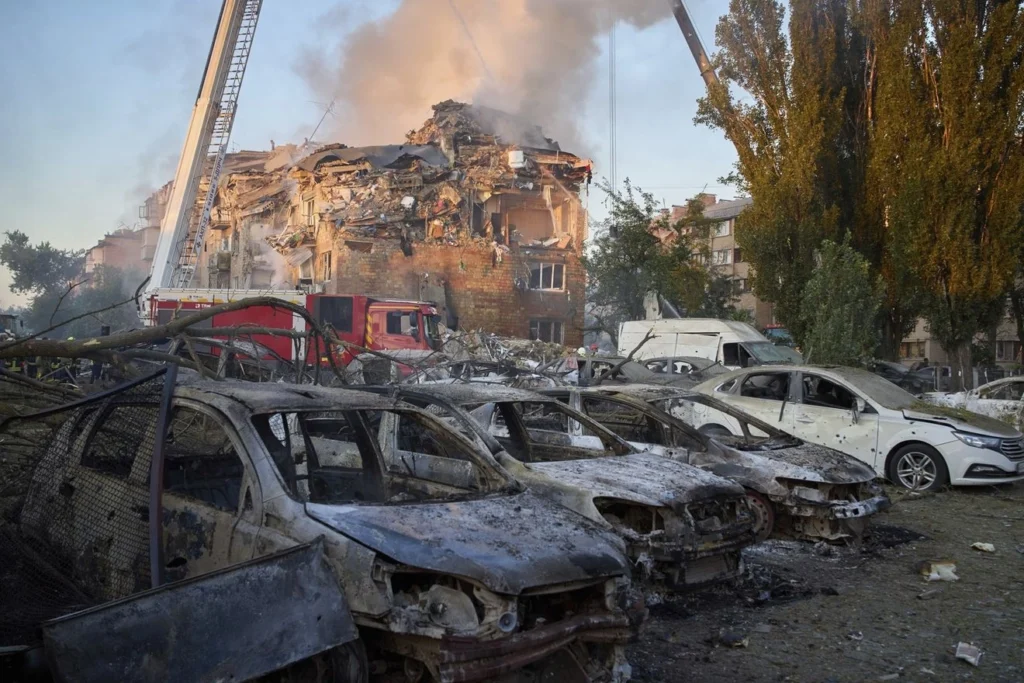 Χτύπημα της Ρωσίας στο Κίεβο – Τουλάχιστον 21 νεκροί και δεκάδες τραυματίες