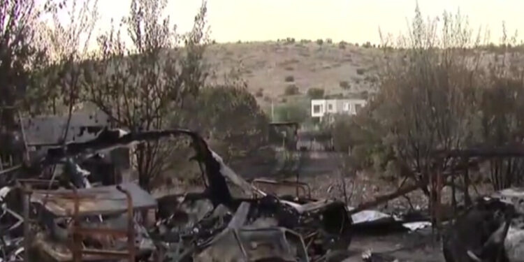 Σαλαμίνα: Συνελήφθη 40χρονος επικελευστής του Πολεμικού Ναυτικού για τη φωτιά στο Βρωμοπούσι