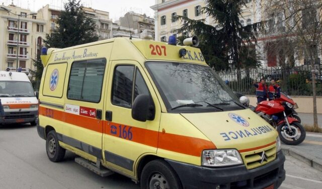 48ρονος άντρας εντοπίστηκε νεκρός στην πλατεία Άθωνος στη Θεσσαλονίκη