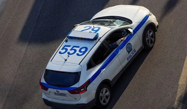 ΕΛΑΣ: Κρατούμενος έπεσε στη θάλασσα κατά τη διάρκεια μεταγωγής του