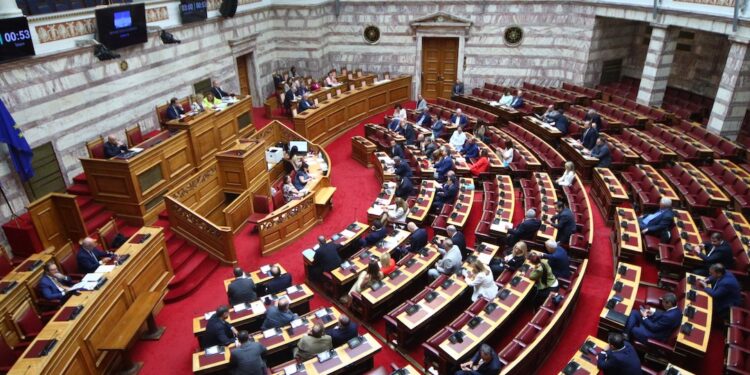 ΟΠΕΚΕΠΕ: Νέα δικογραφία στη Βουλή για 10 βουλευτές με κατηγορίες για απάτες