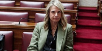 Μιλένα Αποστολάκη: "Καταχρηστική η μετατροπή λογαριασμών από την Εθνική Τράπεζα από «απλού ταμιευτήριου/απλού τρεχούμενου» σε «λογαριασμό προνομίων» με μηνιαία χρέωση 0,80 ευρώ" 