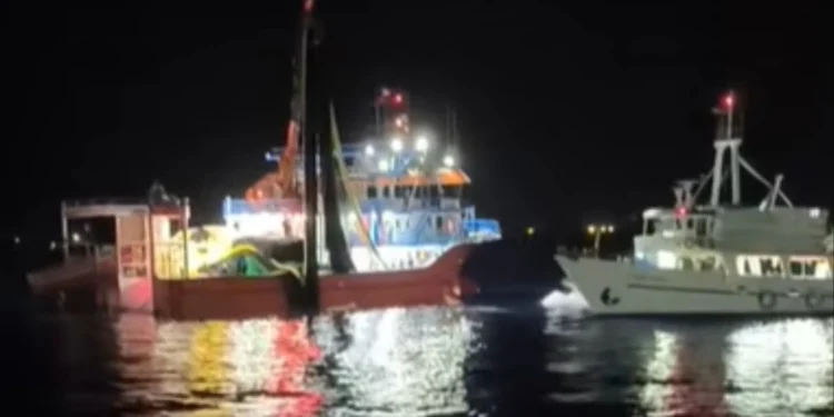 Επικίνδυνη ένταση στο Θρακικό Πέλαγος: Πυροβολισμοί από τουρκικά αλιευτικά εναντίων Ελλήνων ψαράδων