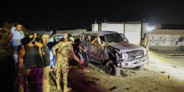Πακιστάν: Επίθεση καμικάζι σε πολιτική συγκέντρωση του κόμματος των Βελούχων - Δεκάδες νεκροί και τραυματίες