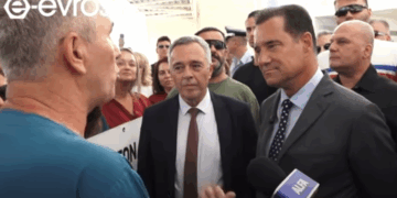 Αλεξανδρούπολη: Αποδοκιμασίες για τον Άδωνι Γεωργιάδη από τους εργαζόμενους του ΠΓΝΑ