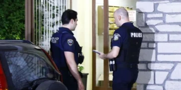 Πατήσια: Νεκρή εντοπίστηκε 34χρονη γυναίκα που γέννησε στο διαμέρισμά της - Νεκρό και το νεογνό