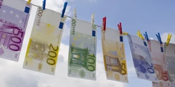 Αρχή για το Ξέπλυμα Μαύρου Χρήματος: Πάνω από 180 άτομα ελέγχονται για "ξέπλυμα" - Ανάμεσά του διευθυντές υπουργείων και ανώτεροι υπάλληλοι κρατικών υπηρεσιών