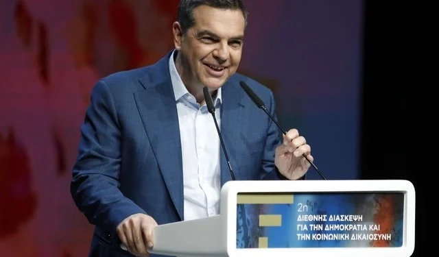 Νέα ανάρτηση Αλέξη Τσίπρα: "Στην πατρίδα δοκιμάζονται η δικαιοσύνη και η δημοκρατία"