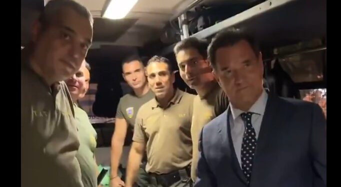 Ανάρτηση Γεωργιάδη με ευχαριστίες προς τα ΜΑΤ που τον υπερασπίστηκαν στο νοσοκομείο της Δράμας