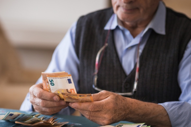 Πότε θα καταβληθούν από τον e-ΕΦΚΑ οι συντάξεις Οκτωβρίου 2025