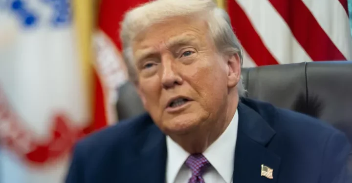 Ο Τραμπ απειλεί το Σικάγο με παρέμβαση του στρατού: "Θα καταλάβουν γιατί αποκαλούμε το Πεντάγωνο υπουργείο πολέμου"