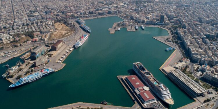 Πειραιάς: Κρουαζιερόπλοιο χτύπησε στο λιμάνι – Δημιουργήθηκε ρήγμα δέκα μέτρων - Η ανακοίνωση του Λιμενικού