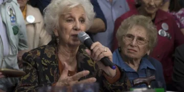Αργεντινή: Πέθανε η θρυλική Γιαγιά της Πλατείας Μαΐου, Ρόσα Ροϊσινμπλί, σε ηλικία 106 ετών