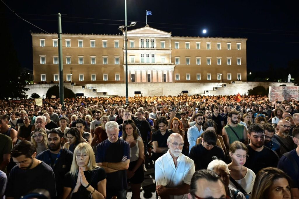 Μαζικές συγκεντρώσεις για τα Τέμπη στο Σύνταγμα και σε όλη την Ελλάδα