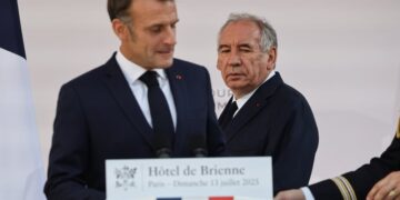 Γαλλία: Έπεσε η κυβέρνηση Μπαϊρού - Ο Μακρόν θα ορίσει νέο πρωθυπουργό τις επόμενες ημέρες