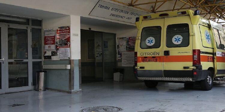 Τραγωδία στο Ηράκλειο: 44χρονος πνίγηκε από μπουκιά φαγητού στον οικισμό των Γουρνών