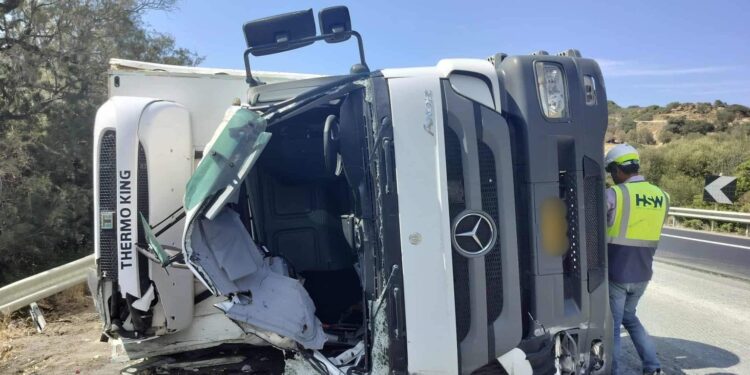 Ηράκλειο: Θανατηφόρο δυστύχημα στον ΒΟΑΚ - Νεκρός 17χρονος οδηγός νταλίκας