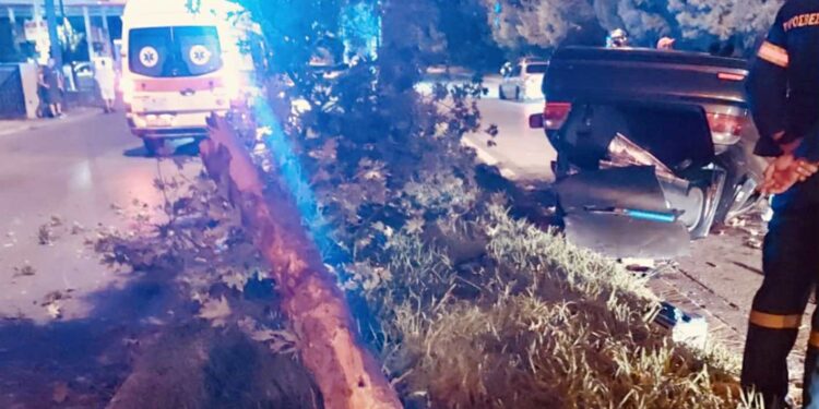 Σοβαρό τροχαίο στην Καλαμάτα - Νεκρή 19χρονη κοπέλα