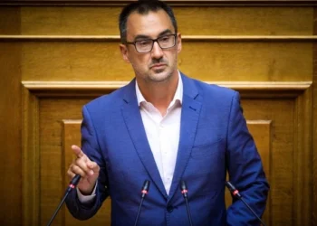 Αλέξης Χαρίτσης από τη Βουλή: “Μισό καφέ την ημέρα τα μέτρα στήριξης Μητσοτάκη”