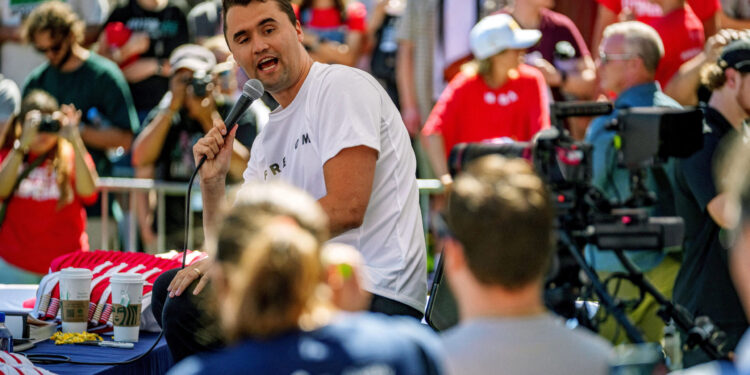 ΗΠΑ: Δολοφόνησαν τον γνωστό ακροδεξιό influencer και υποστηρικτή του Τραμπ, Τσάρλι Κερκ