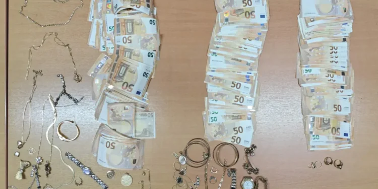 Κεφαλονιά: Συνελήφθησαν δύο μέλη κυκλώματος τηλεφωνικών απατών – Αναζητείται 17χρονος ως συνεργός τους