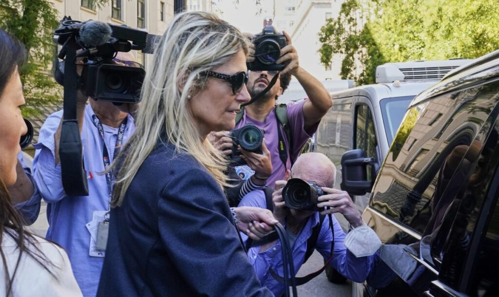 ΗΠΑ: Ποινή φυλάκισης 4,5 ετών για τη σύζυγο του πρώην γερουσιαστή Μπομπ Μενέντεζ