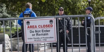 ΗΠΑ: Αστυνομικός της Υπηρεσίας για τη μετανάστευση (ICE) σκότωσε άνδρα στο Σικάγο κατά τη διάρκεια σύλληψης