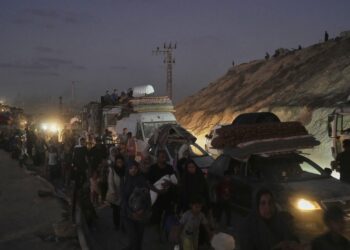 ΓΑΖΑ: 450.000 Παλαιστίνιοι εγκατέλειψαν την πόλη, σύμφωνα με την πολιτική προστασία