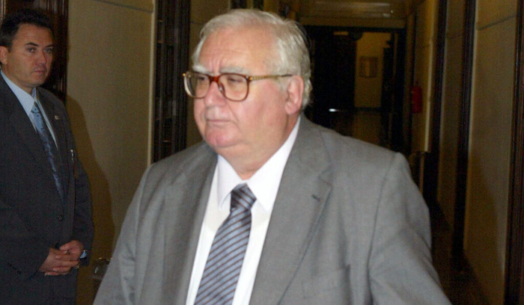 Πέθανε, σε ηλικία 81 ετών, ο πρώην υπουργός του ΠΑΣΟΚ, Αλέκος Ακριβάκης